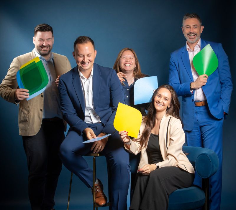 Business leader in Dubai engaged in leadership training discussion during Ignite workshop.